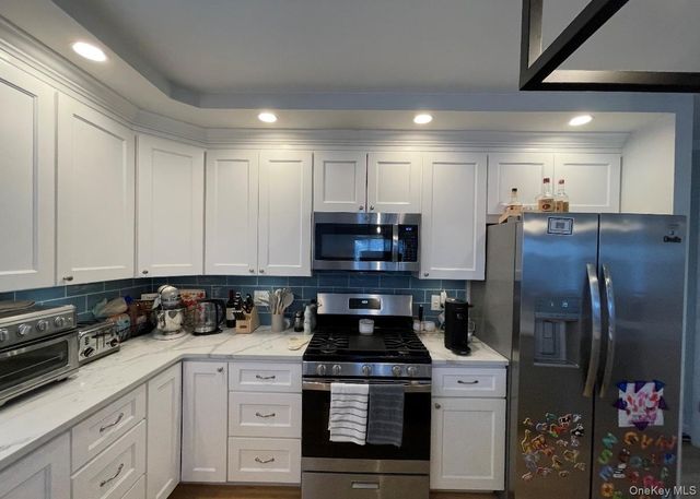 512 E Penn Street Upper, Long Beach, NY 11561