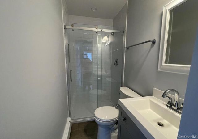 512 E Penn Street Upper, Long Beach, NY 11561