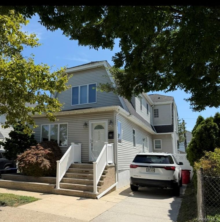 512 E Penn Street Upper, Long Beach, NY 11561