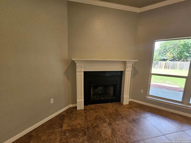 632 Garnet, Seguin, TX 78155