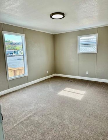 720 E Worth Avenue 105, Porterville, CA 93257