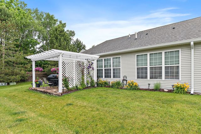 12587 Rock Island Trail, Huntley, IL 60142