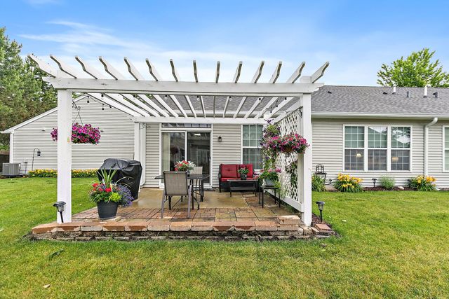 12587 Rock Island Trail, Huntley, IL 60142