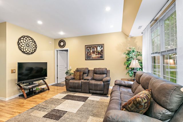 12587 Rock Island Trail, Huntley, IL 60142