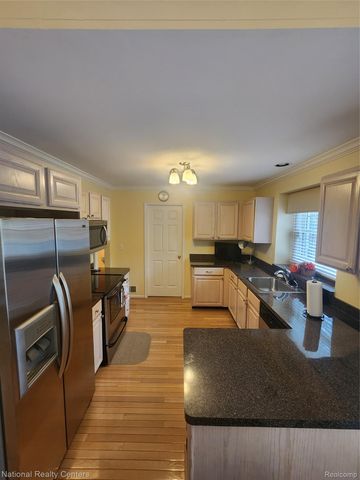 41810 Coventry Way, Canton Charter Township, MI 48187