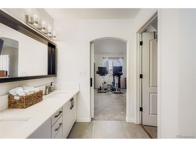 8407 S Parfet Ct, Littleton, CO 80127