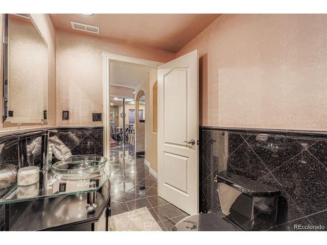 8407 S Parfet Ct, Littleton, CO 80127