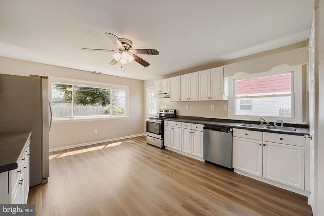 13 GLIDER DR, Middle River, MD 21220