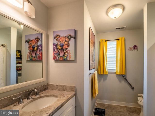 18 DORCHESTER DR, Southampton, NJ 08088
