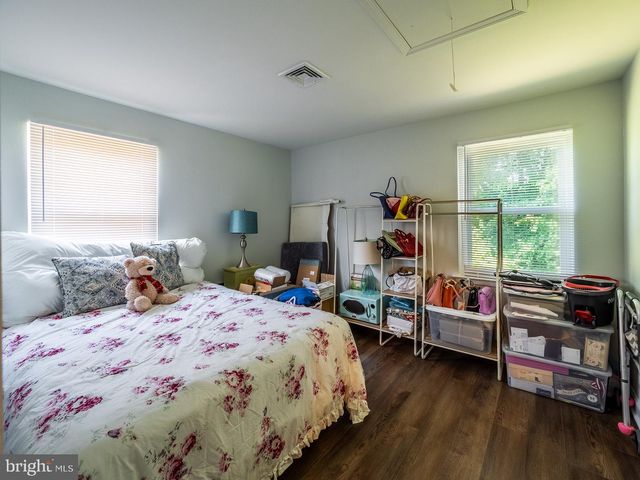 18 DORCHESTER DR, Southampton, NJ 08088
