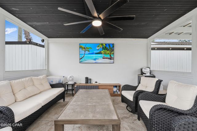 22519 Lakeview Drive, Panama City Beach, FL 32413