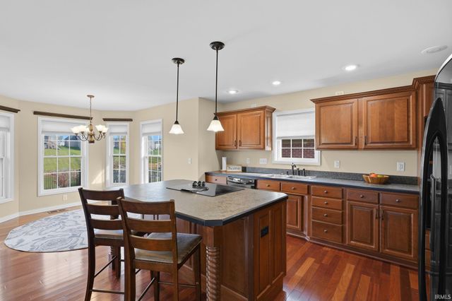 5828 Waterstone Drive, Newburgh, IN 47630