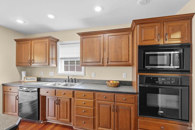 5828 Waterstone Drive, Newburgh, IN 47630