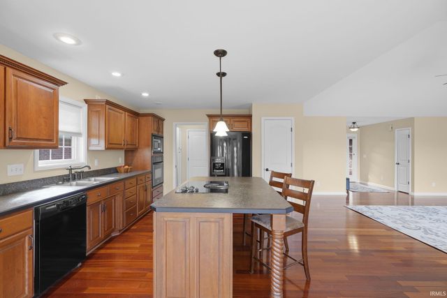 5828 Waterstone Drive, Newburgh, IN 47630