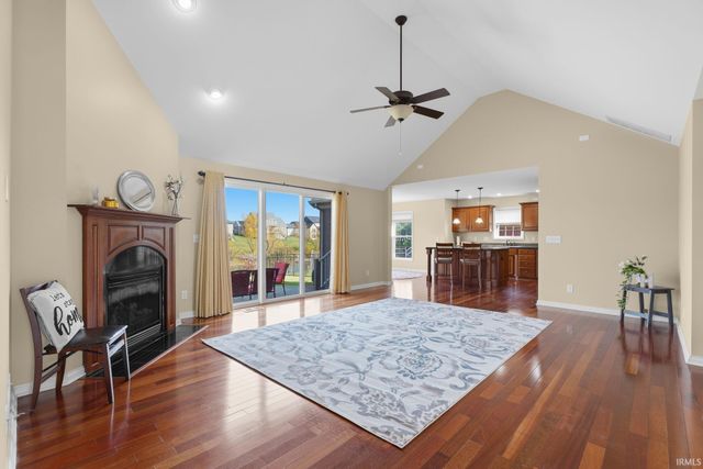 5828 Waterstone Drive, Newburgh, IN 47630