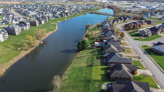 5828 Waterstone Drive, Newburgh, IN 47630