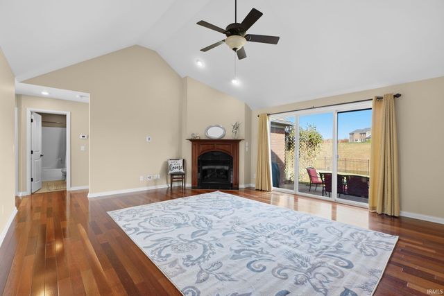 5828 Waterstone Drive, Newburgh, IN 47630