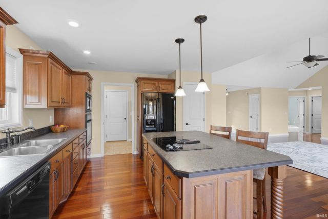 5828 Waterstone Drive, Newburgh, IN 47630