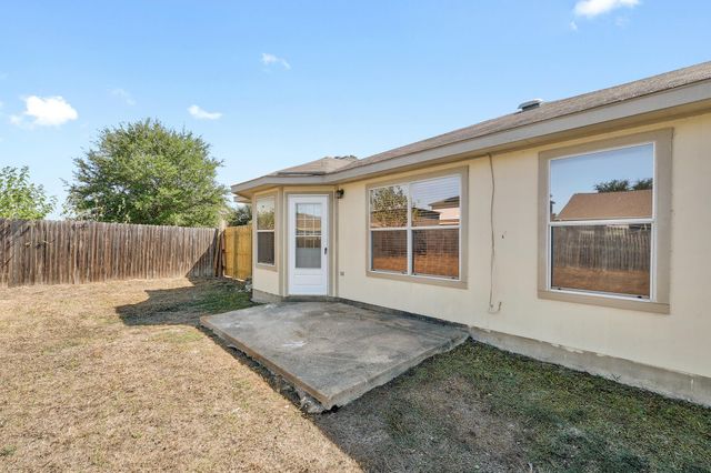 302 Phillips ST, Hutto, TX 78634