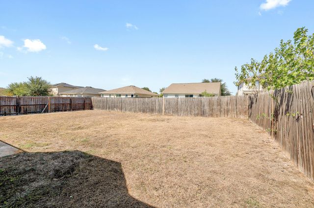 302 Phillips ST, Hutto, TX 78634