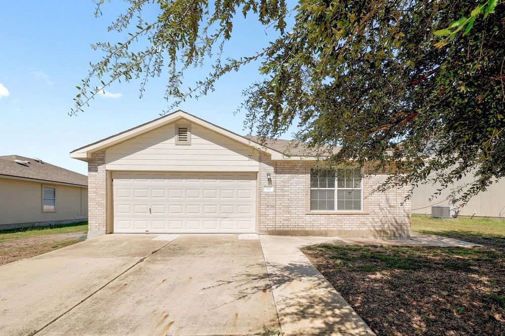 302 Phillips ST, Hutto, TX 78634