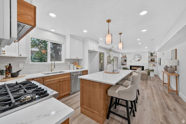 7024 S HORIZON CIR, Cottonwood Heights, UT 84121
