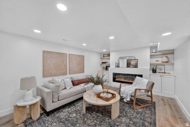 7024 S HORIZON CIR, Cottonwood Heights, UT 84121