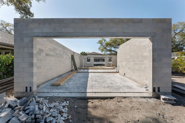 3212 W MARLIN AVENUE, Tampa, FL 33611