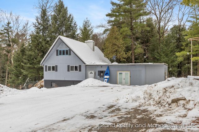 8081 E Arthur Road, Hesperia, MI 49421