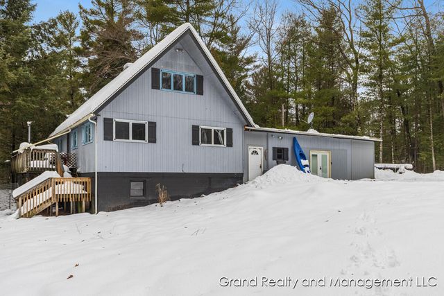 8081 E Arthur Road, Hesperia, MI 49421