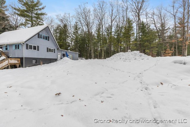 8081 E Arthur Road, Hesperia, MI 49421