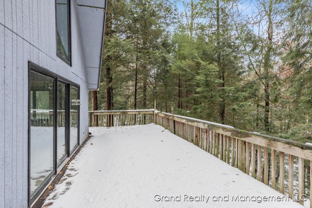 8081 E Arthur Road, Hesperia, MI 49421