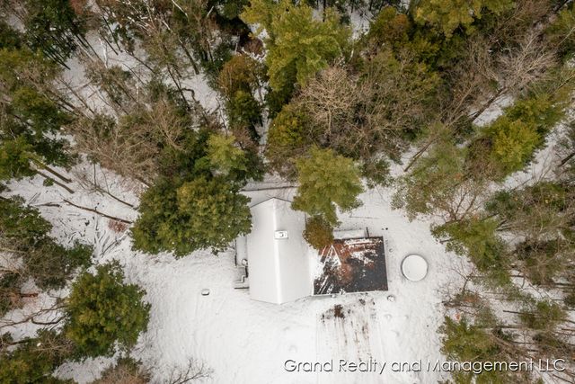 8081 E Arthur Road, Hesperia, MI 49421