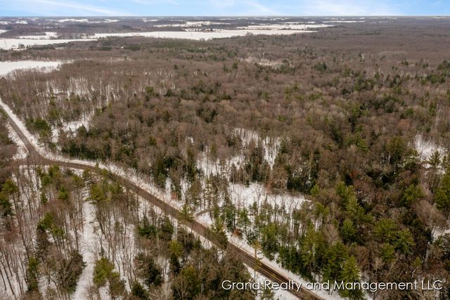 8081 E Arthur Road, Hesperia, MI 49421