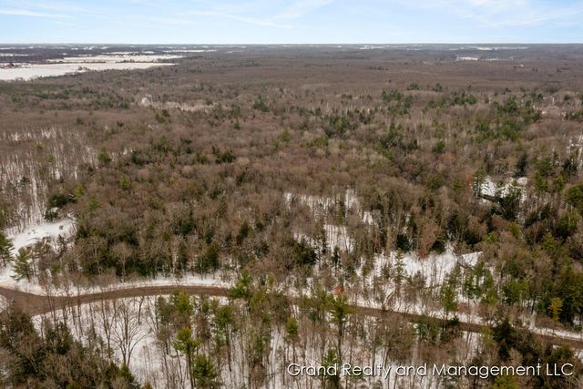 8081 E Arthur Road, Hesperia, MI 49421