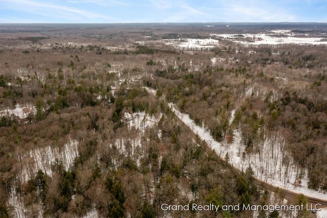 8081 E Arthur Road, Hesperia, MI 49421