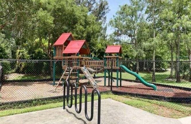 4163 N Haverhill Road 1219, West Palm Beach, FL 33417