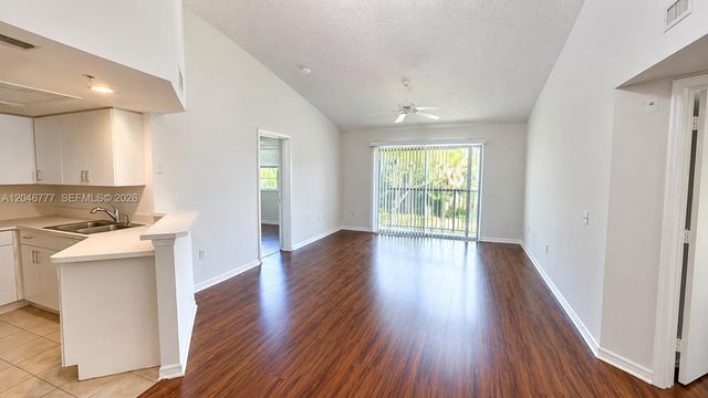 4163 N Haverhill Road 1219, West Palm Beach, FL 33417