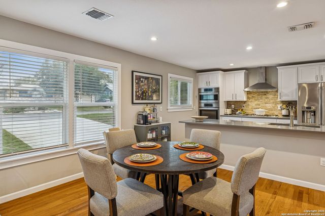 119 Blakeley Dr, San Antonio, TX 78209