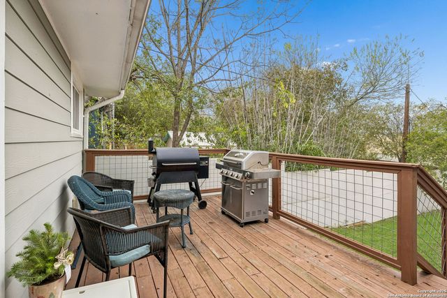 119 Blakeley Dr, San Antonio, TX 78209