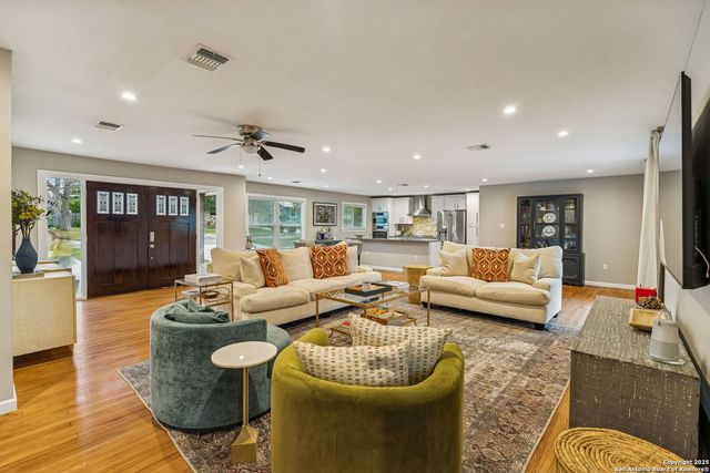 119 Blakeley Dr, San Antonio, TX 78209