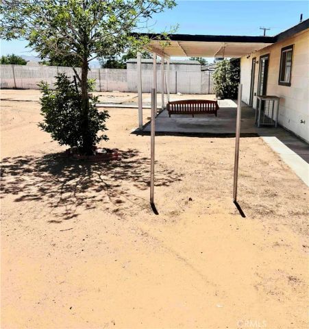 16661 Central, Apple Valley, CA 92307