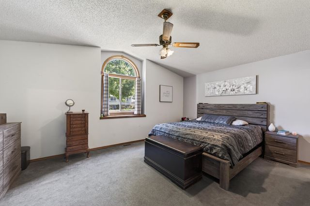 10807 W Par Ln, Wichita, KS 67212