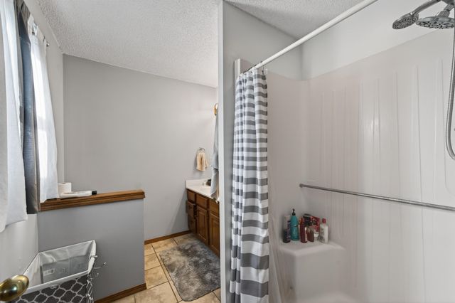 10807 W Par Ln, Wichita, KS 67212