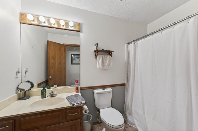 10807 W Par Ln, Wichita, KS 67212