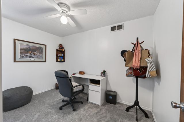 10807 W Par Ln, Wichita, KS 67212