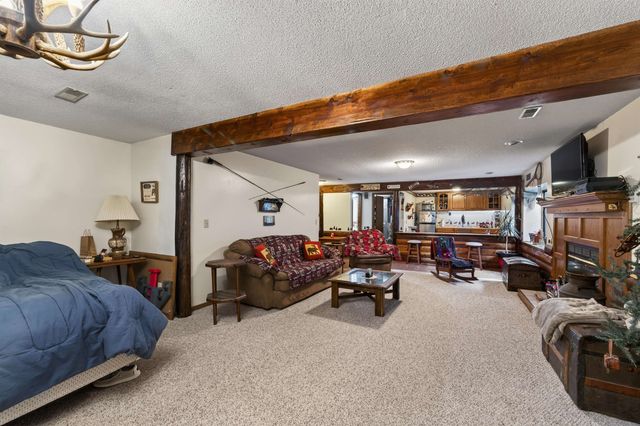 10807 W Par Ln, Wichita, KS 67212