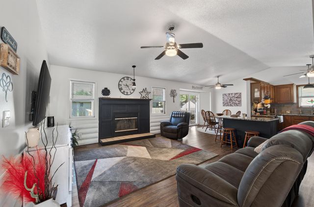 10807 W Par Ln, Wichita, KS 67212