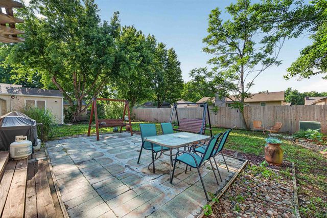 10807 W Par Ln, Wichita, KS 67212