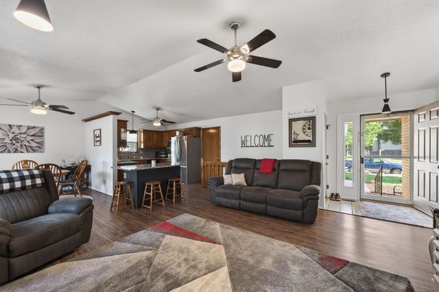 10807 W Par Ln, Wichita, KS 67212